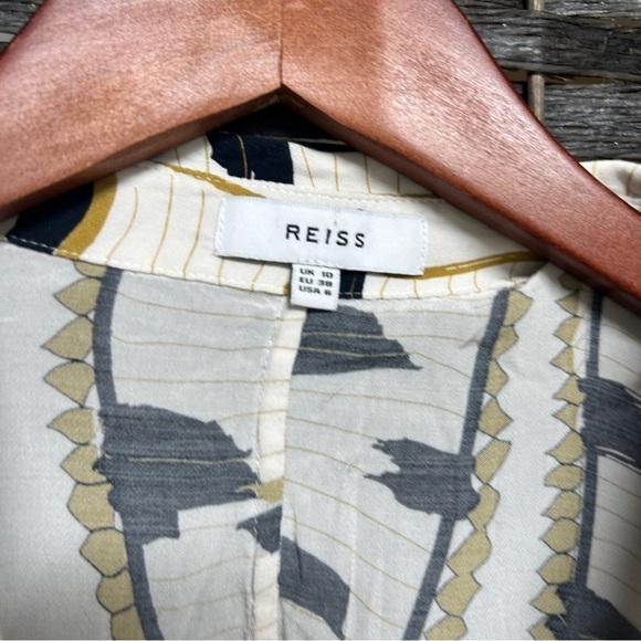 Reiss white dolman sleeves faux wrap blouse size 6 made of flowy viscose - Picture 8 of 11